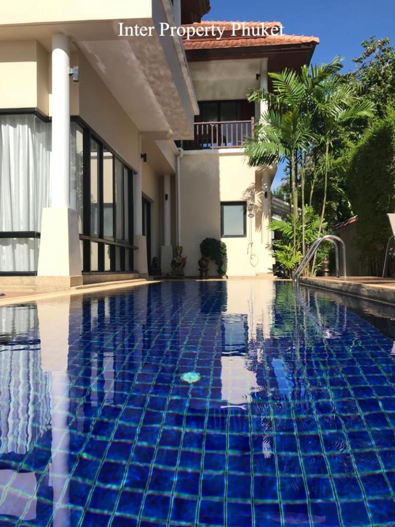 RLGN387 5 Bedrooms villa for rent