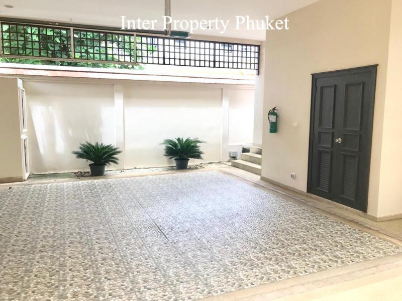 RLGN387 5 Bedrooms villa for rent