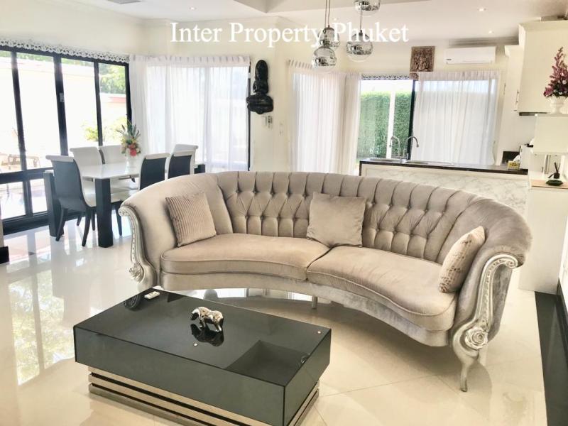 RLGN387 5 Bedrooms villa for rent