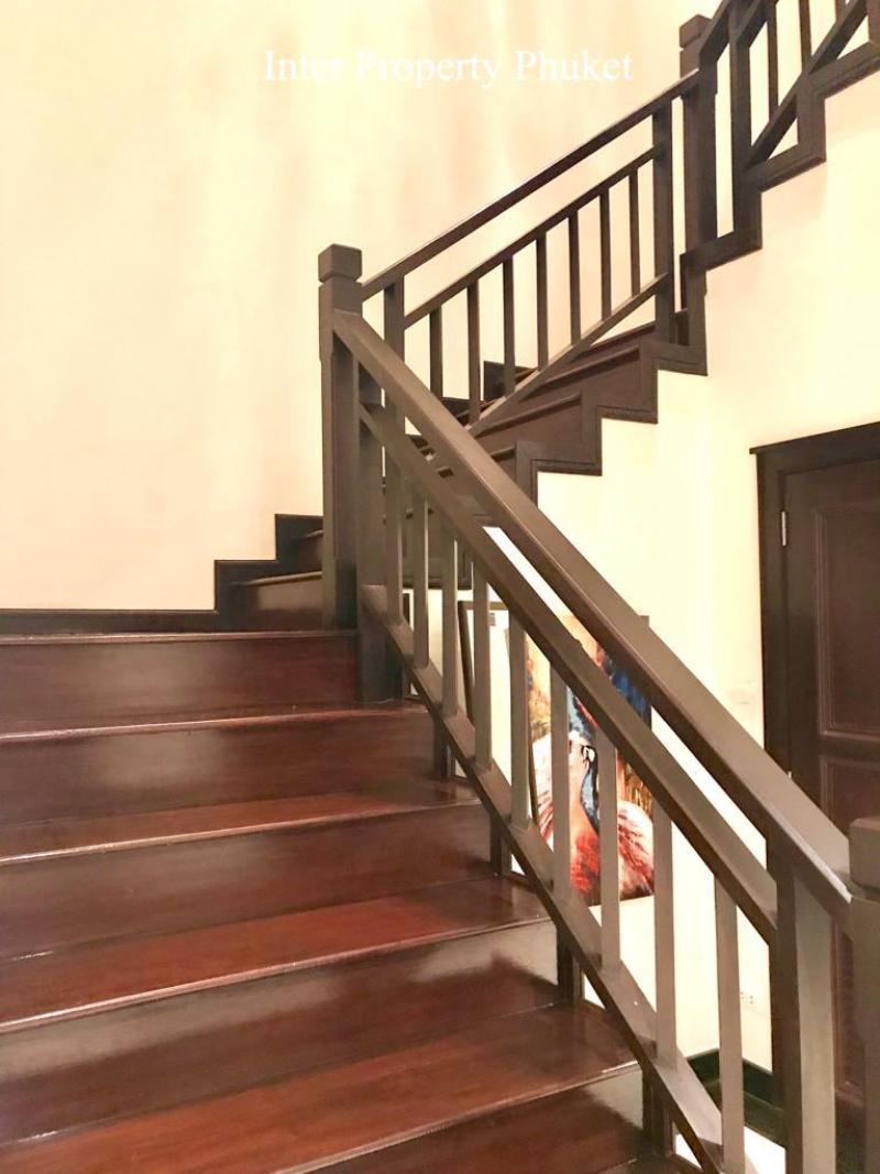 RLGN387 5 Bedrooms villa for rent