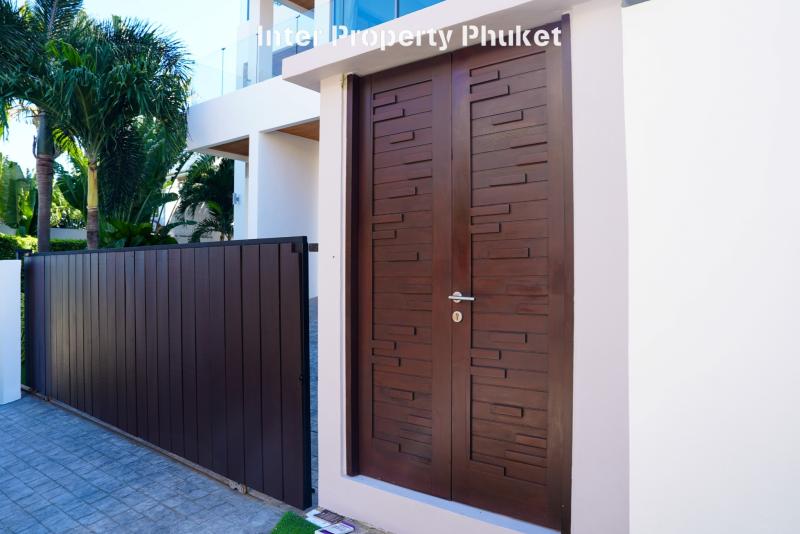 6 bedrooms sea view villa for rent