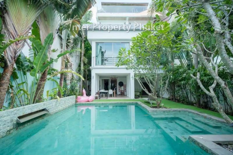 4 bedrooms + 2 rooms at top floor Luxury villa for rent