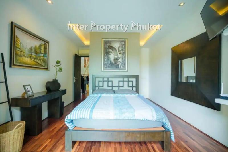 4 bedrooms + 2 rooms at top floor Luxury villa for rent