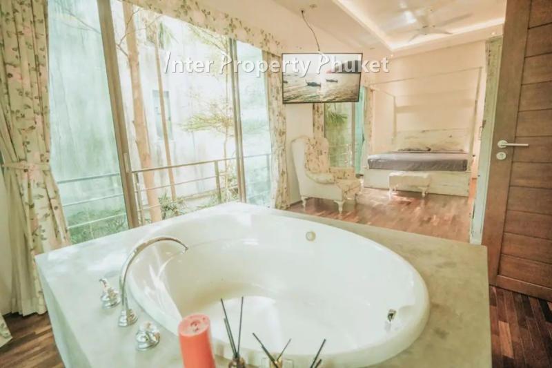 4 bedrooms + 2 rooms at top floor Luxury villa for rent