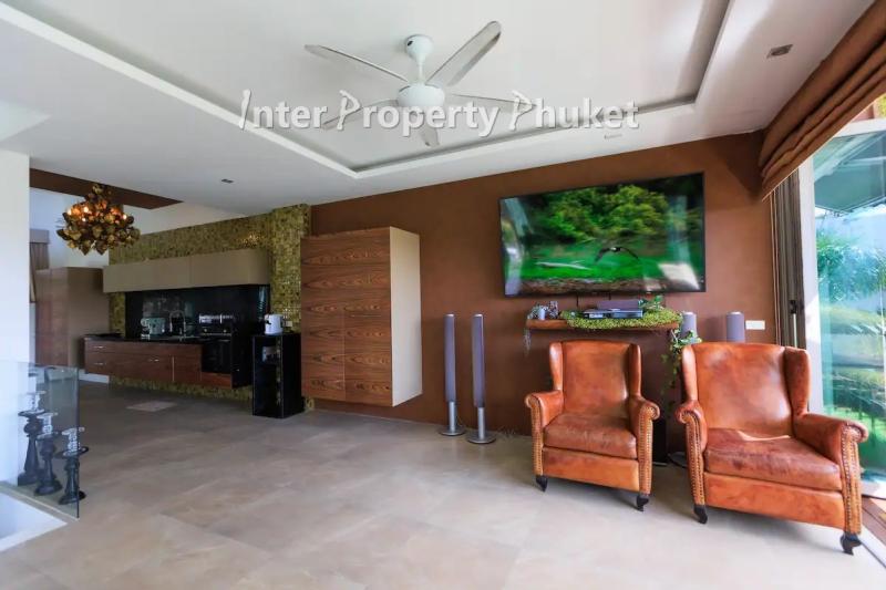 4 bedrooms + 2 rooms at top floor Luxury villa for rent
