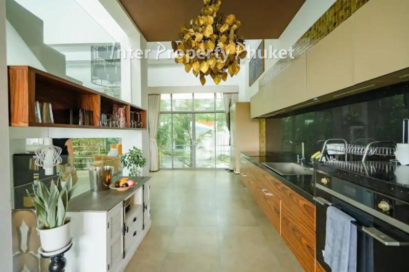 4 bedrooms + 2 rooms at top floor Luxury villa for rent