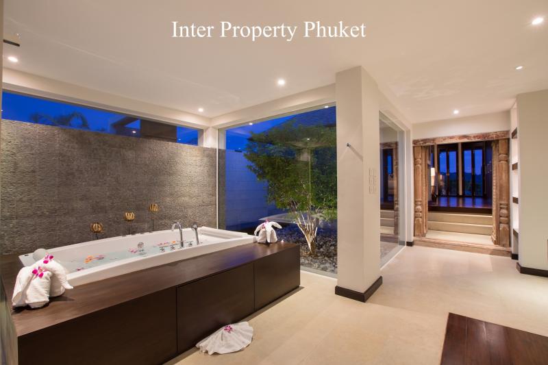 4 Bedrooms SEA VIEW VILLA for RENT
