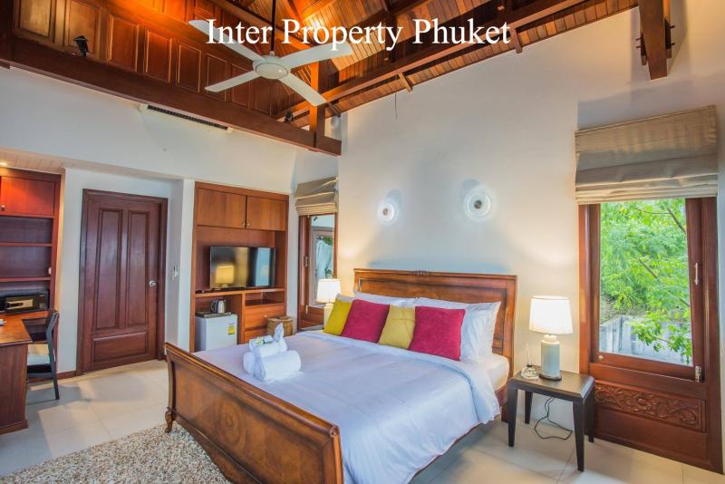 Beautiful luxury Seaview pool villa with 6 bedrooms in Kamala